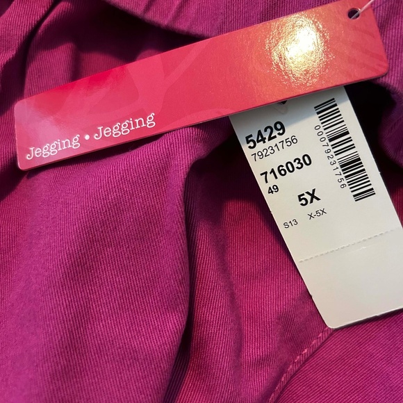 CAPRI JEGGINGS, VIVID FUSCHIA, SIZE 5X, PULL ON, 3 POCKETS, COTTON/SPANDEX, HEM - Picture 15 of 16